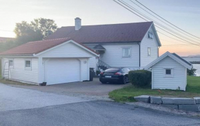 4 Bedroom Gorgeous Home In Atløy